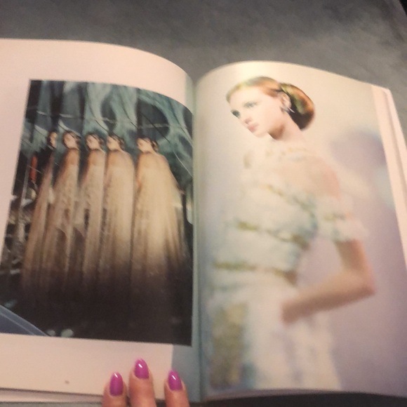 CHANEL MAGAZINE • EDITION 14 • FALL/WINTER 2016-2017 - Picture 11 of 17